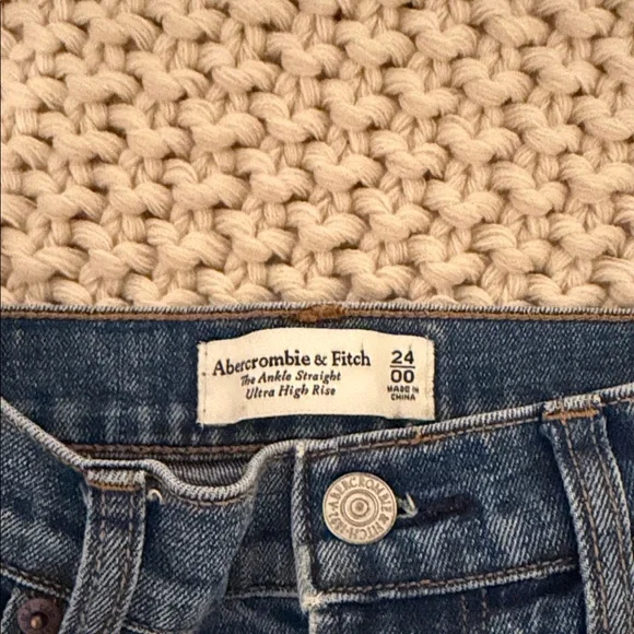 Abercrombie & Fitch Ankle Straight Jeans - Picture 4 of 6